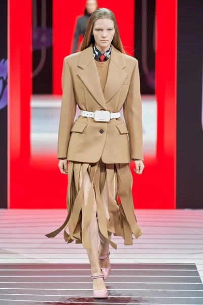 Look 7